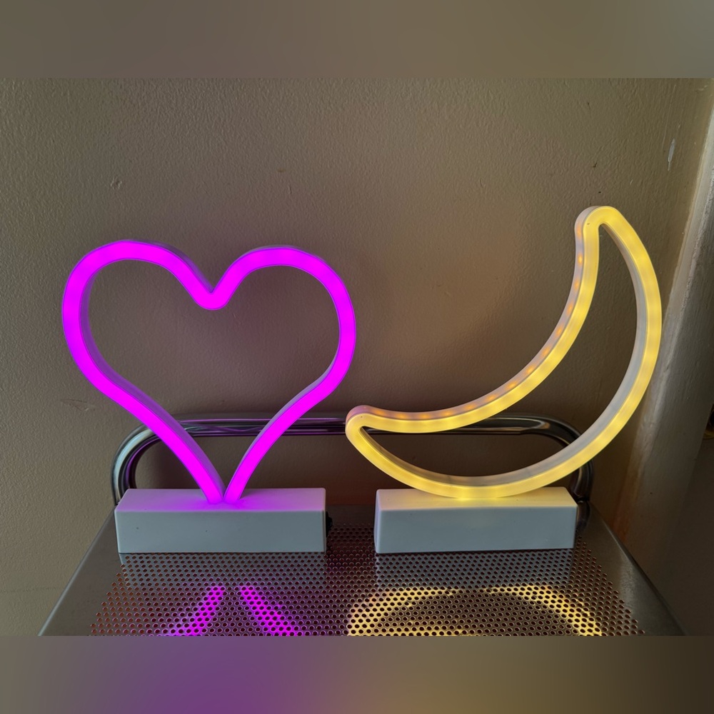 2 Neon Lights